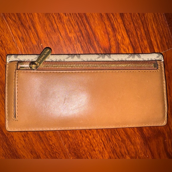 Authentic Michael Kors Bag & wallet set - Picture 5 of 7